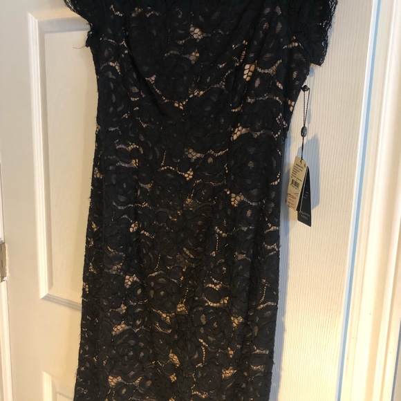 AdriannaPapell Women's Off The Shoulder Lace Dress - Picture 4 of 10